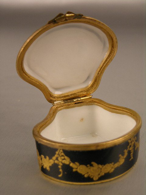 BRONZE AND IVORY. "LIGHTER THAN AIR" BRONZE AND IVO - 3