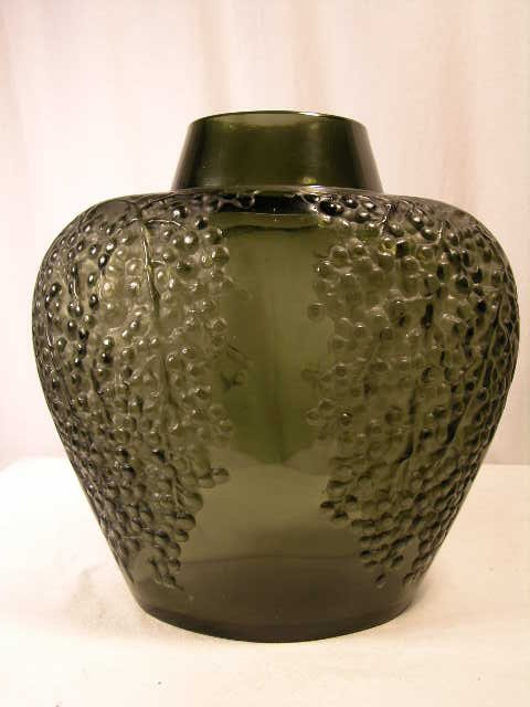 R. LALIQUE "POIVRE" VASE IN DARK TOPAZ GLASS. MOLDE
