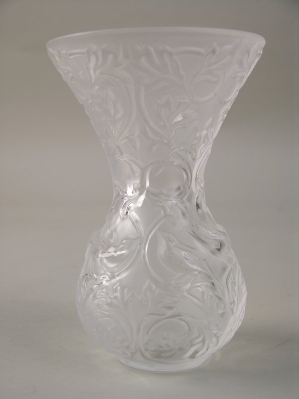 LALIQUE VASE.