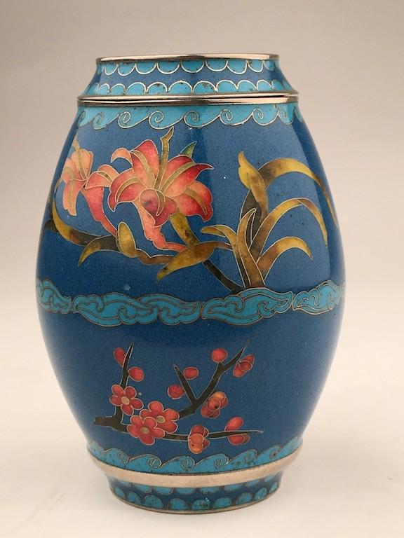 Japanese 19 th century cloisonne box and cover (1 of 7)