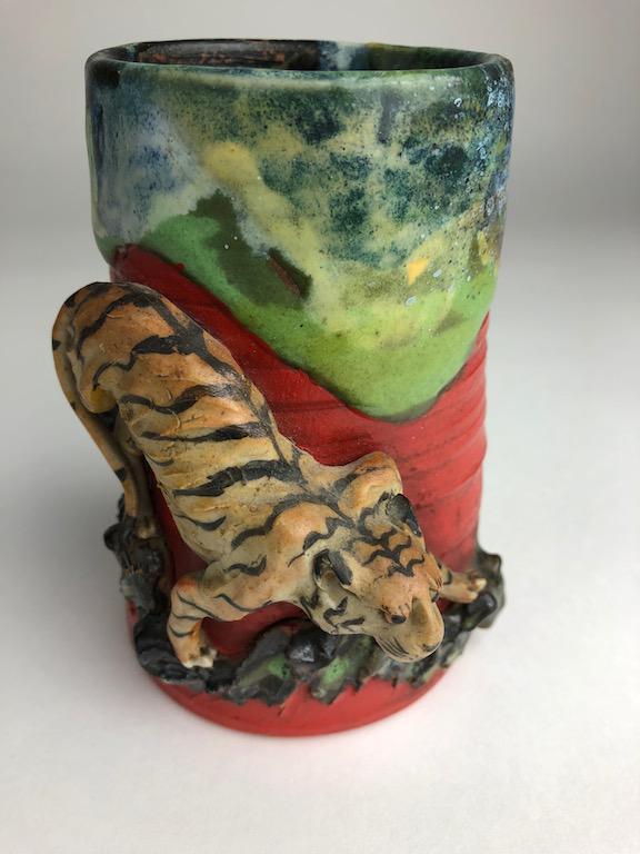 Japanese Sumido mug with a large tiger on the side. (1 of 6)