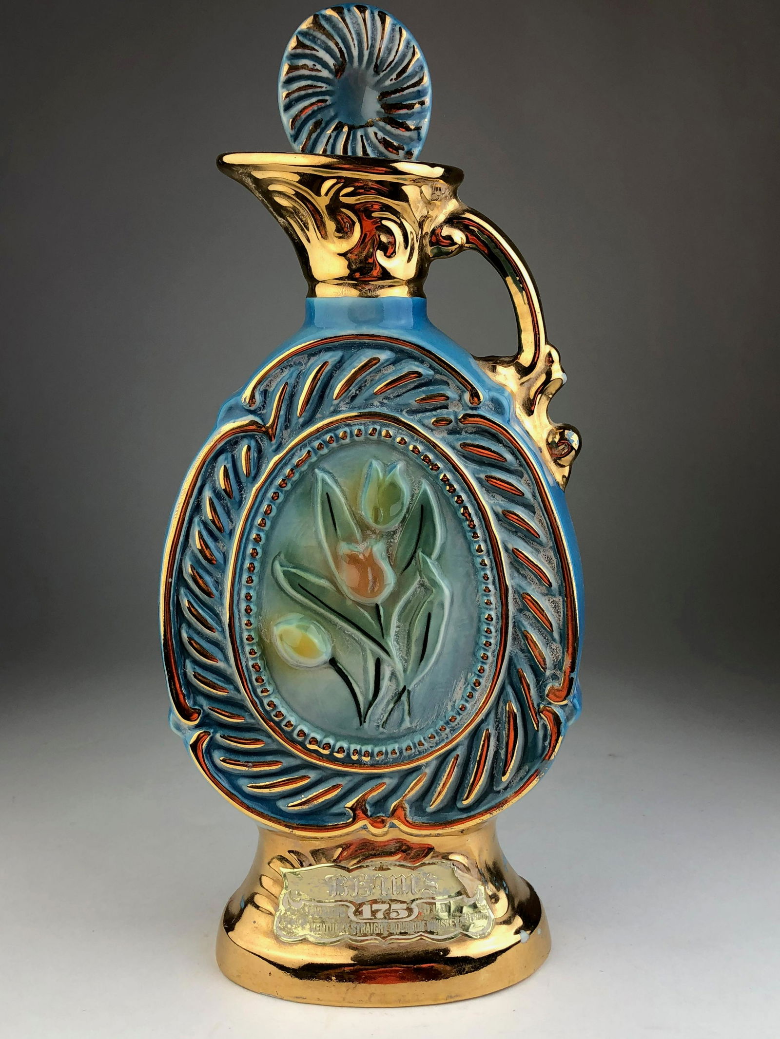 Jim Beam Tulip Leaves decanter.: Jim Beam Tulip Leaves decanter.Height 13 inches.