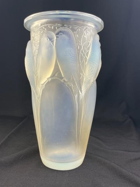 René Lalique "Ceylan"  opalescent glass vase, circa 1930. (1 of 5)