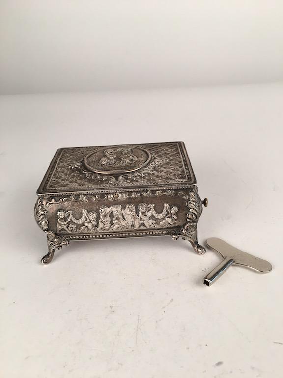 925 Sterling silver mechanical singing bird box. (1 of 4)