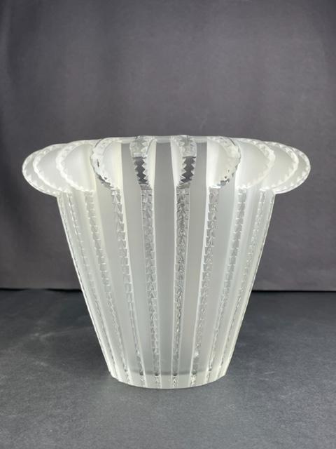 Lalique "Royat" vase in clear and frosty glass. (1 of 5)