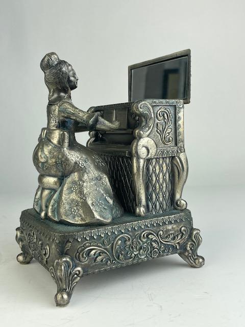 VICTORIAN PIANO PLAYER (1 of 8)