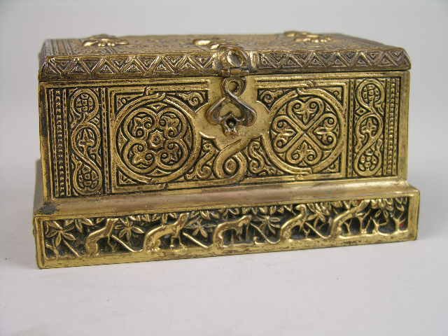 Tiffany Studios bronze ink well and pen wipe in the : Tiffany Studios bronze ink well and pen wipe in the "Venetian" pattern. Stamped Tiffany Studios New York 1641. Circa 1920. Length 5 1/4". Depth 3 1/4". Height 2 3/4".