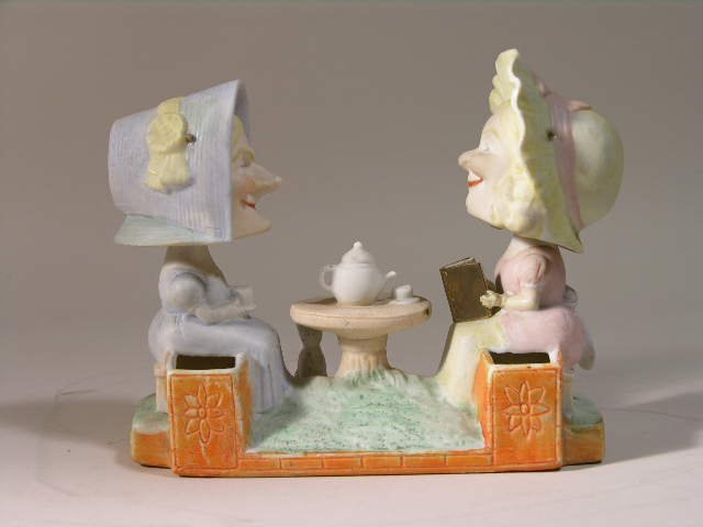 SHAFER AND VATER FIGURINE. (1 of 3)