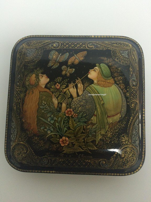 Russian papier-mache lacquered box. (1 of 3)
