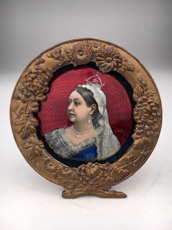 Limoges enamel painting of Queen VIctoria. (1 of 4)