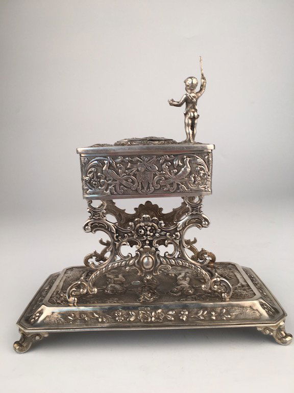 Mechanical singing bird box automaton with a young (1 of 7)