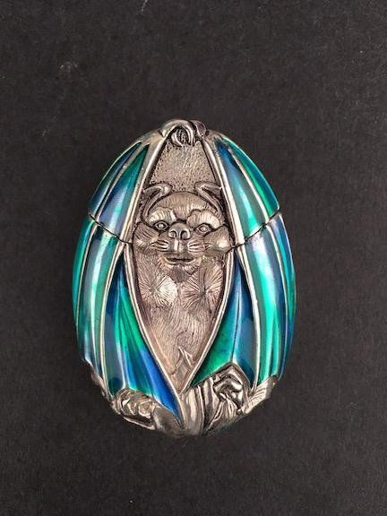 20 th century Vesta case/match safe and striker. (1 of 5)