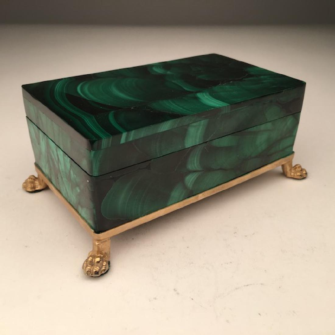 Hindged malachite catch all box. (1 of 5)