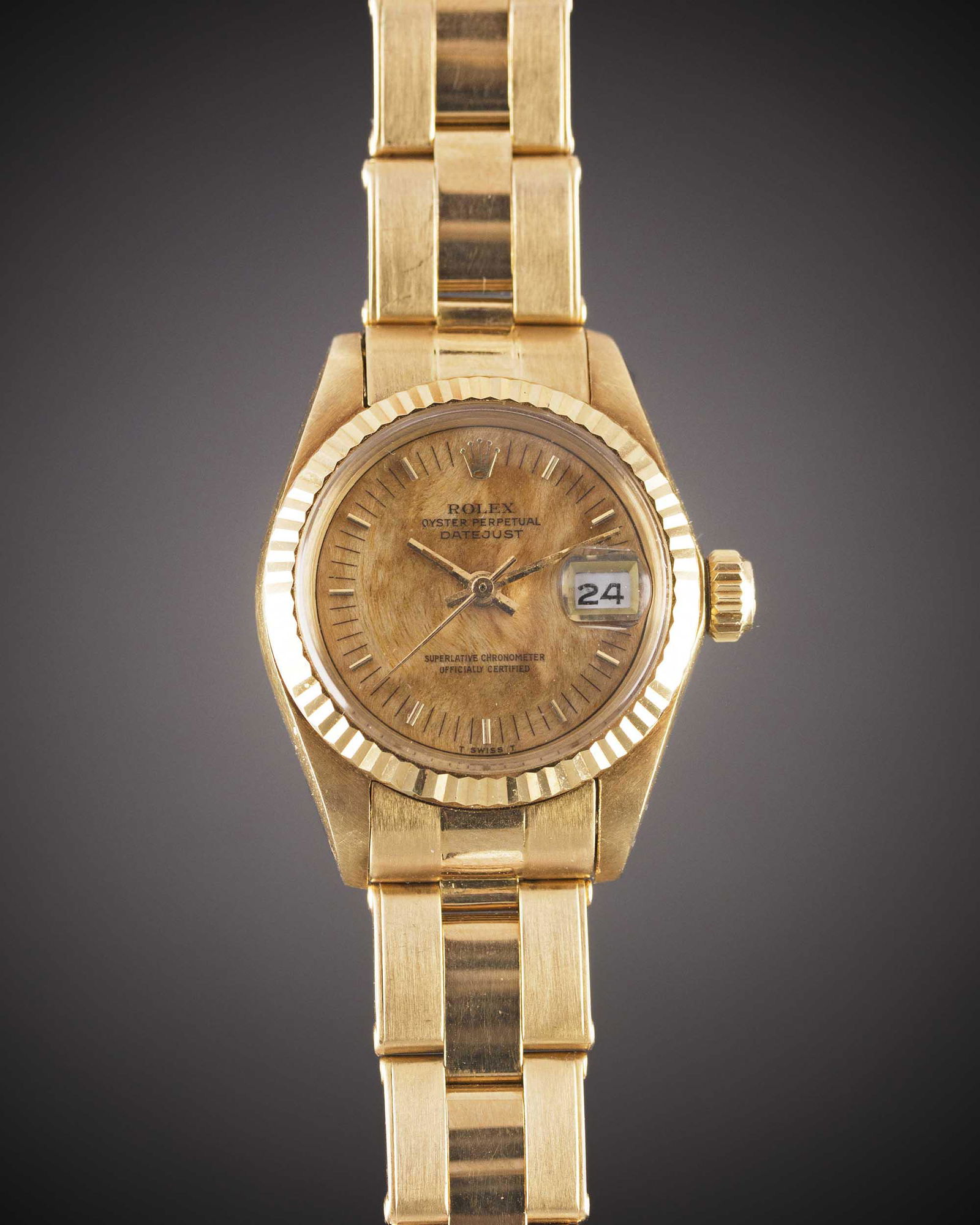 A LADIES 18K SOLID GOLD ROLEX OYSTER PERPETUAL DATEJUST (1 of 1)
