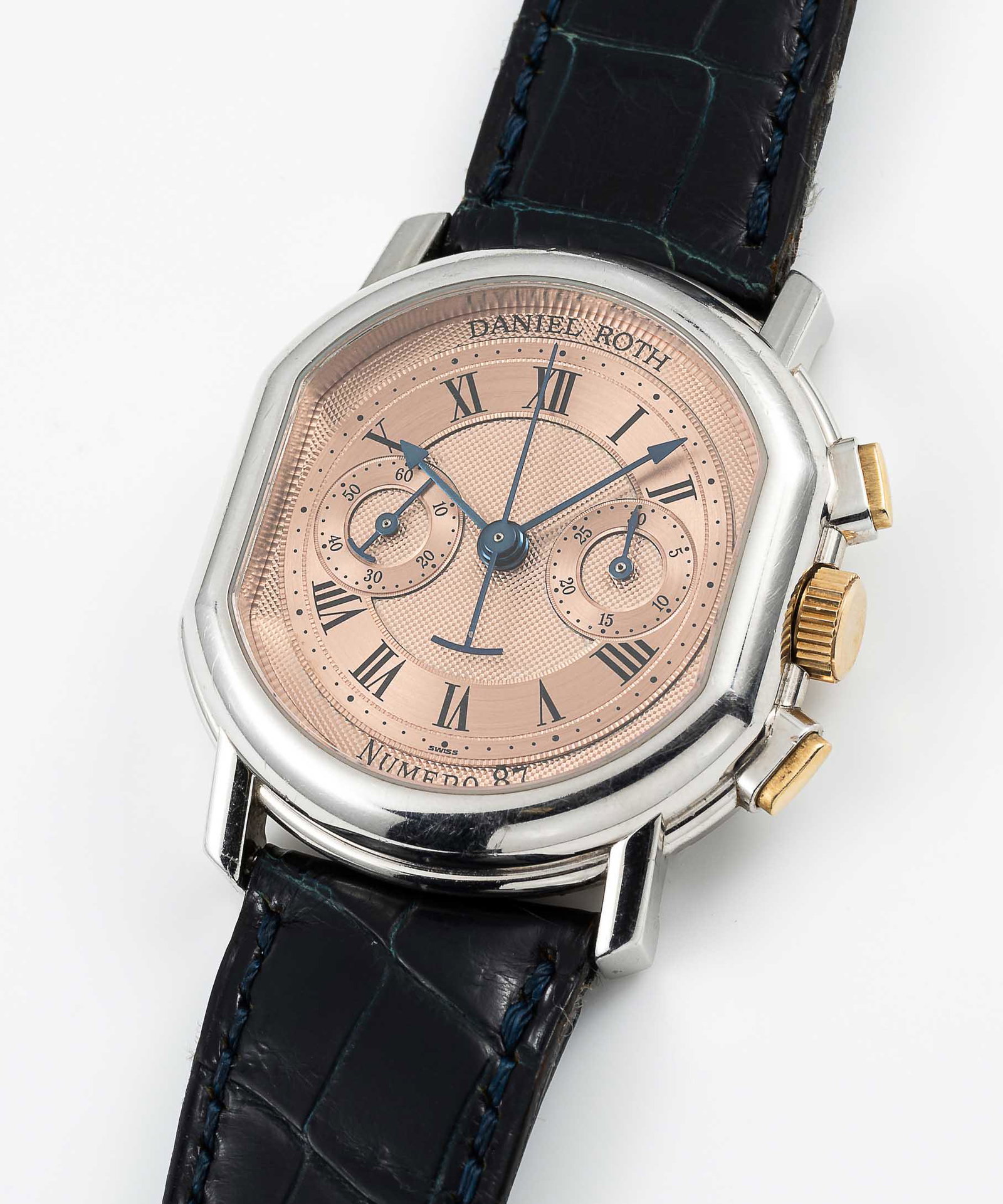 A FINE & RARE GENTLEMAN'S 18K SOLID WHITE GOLD DANIEL: A FINE & RARE GENTLEMAN'S 18K SOLID WHITE GOLD DANIEL ROTH CHRONOGRAPH NUMERO 87 WRIST WATCHCIRCA 1990, REF. C147 WITH SALMON GUILLOCHE DIALMovement: 21J, manual wind, Lemania base cal. 2320, signed D