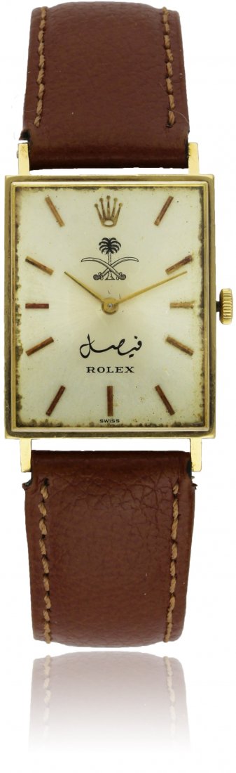 A RARE GENTLEMAN'S 18K SOLID GOLD ROLEX CELLINI: A RARE GENTLEMAN'S 18K SOLID GOLD ROLEX CELLINI WRISTWATCH CIRCA 1971, REF. 3834/1, DIAL WITH SAUDI ARABIAN RETAILER & CREST D: Silver dial with gilt batons. M: 19 jewel manual wind movement signed Ro