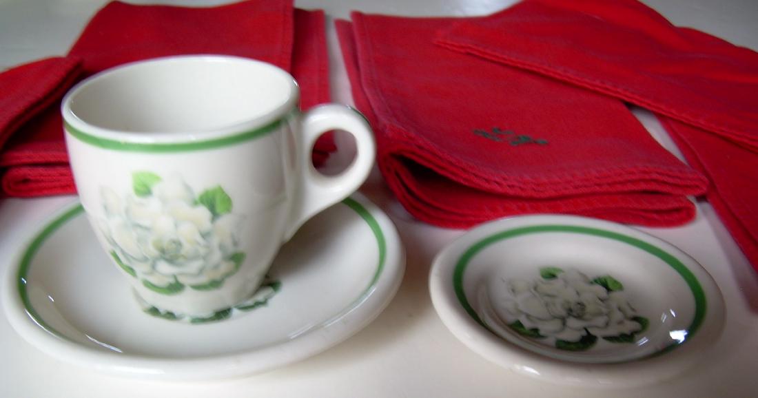 IC "Magnolia Star" China + 5 Lehigh Valley Napkins (1 of 4)