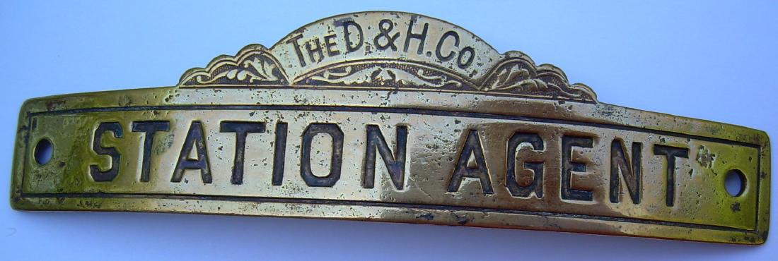 Delaware & Hudson Station Agent Hat Badge (1 of 2)
