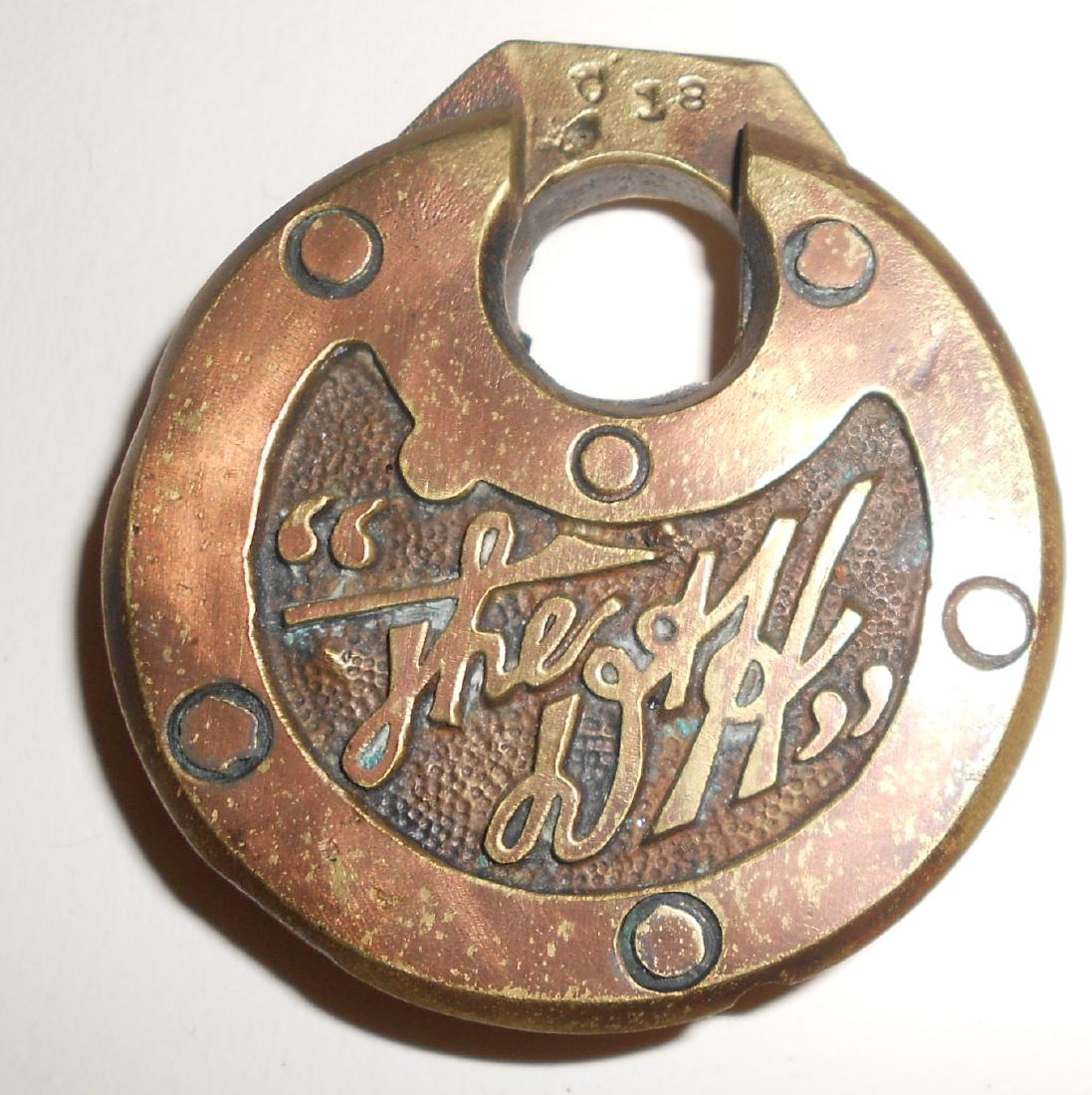 the D&H Logo Brass Pancake Lock "c 18" (1 of 4)