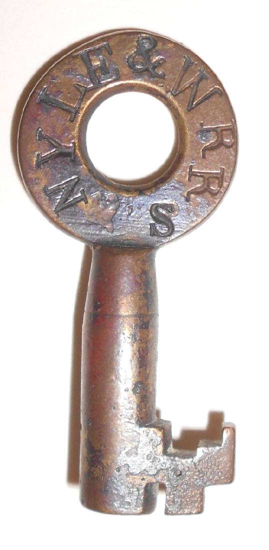 New York Lake Erie & Western Slaight Switch Key (1 of 2)
