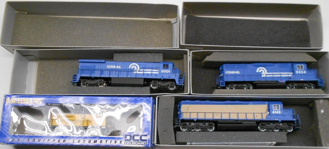 HO 4 Bachmann Diesels 3 Conrail, MTA DCC: A group of 4 Bachmann diesel locomotives: (1) DCC Equipped MTA Switcher (2-4) various Conrail diesels without DCC. None have been tested all seem clean.