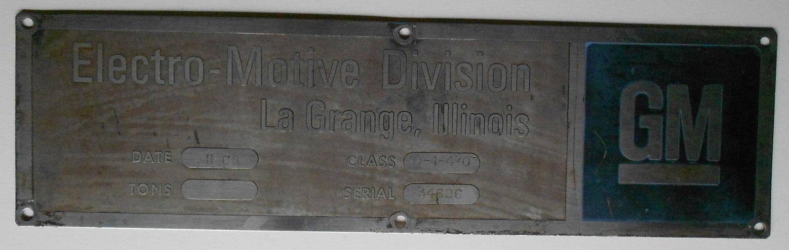 EMD Builder's Plate PC/B&M GP40 #34696: A General Motors (Electro Motive Division) diesel locomotive builder's plate built for the Penn Central as their #3232 then Conrail 3232 then to the Boston & Maine as #339. It has a build date of 11-6