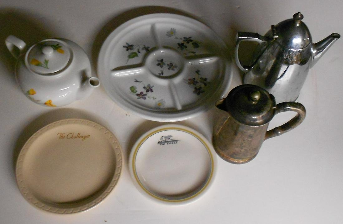 Western China & Silver: SF, CB&Q, etc.: Western Railroad dining car items: (1) Santa Fe "Poppy" coffee (no b/s) (2) small Eagle & Challenger plates, Santa Fe steel coffee pot, CB&Q Violets & Daises large divided plate with no b/s.