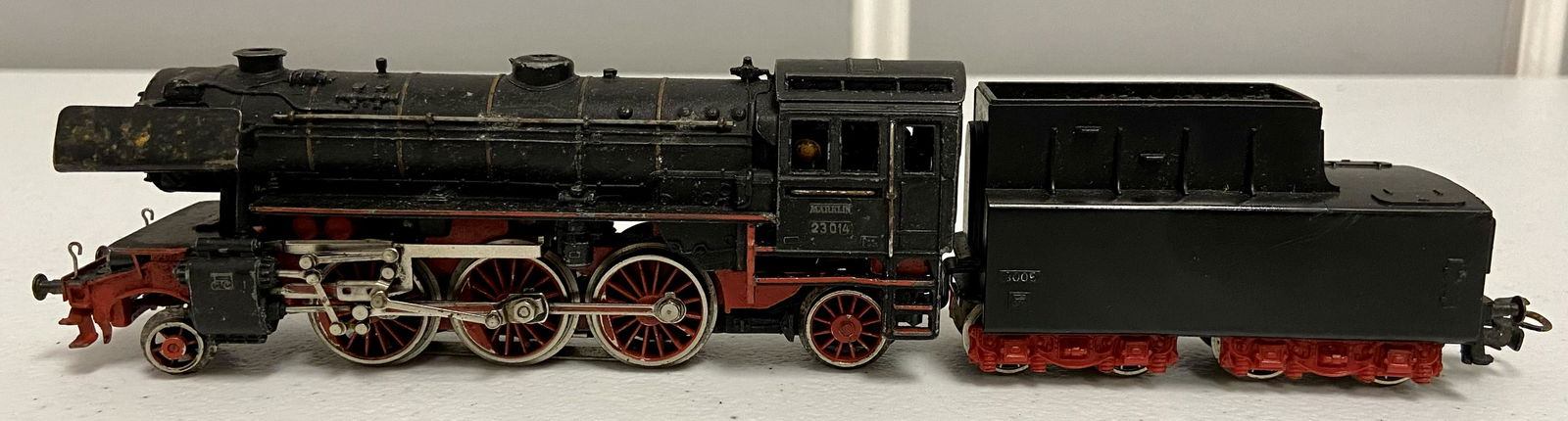 Marklin HO Loco # 3026 (1 of 4)