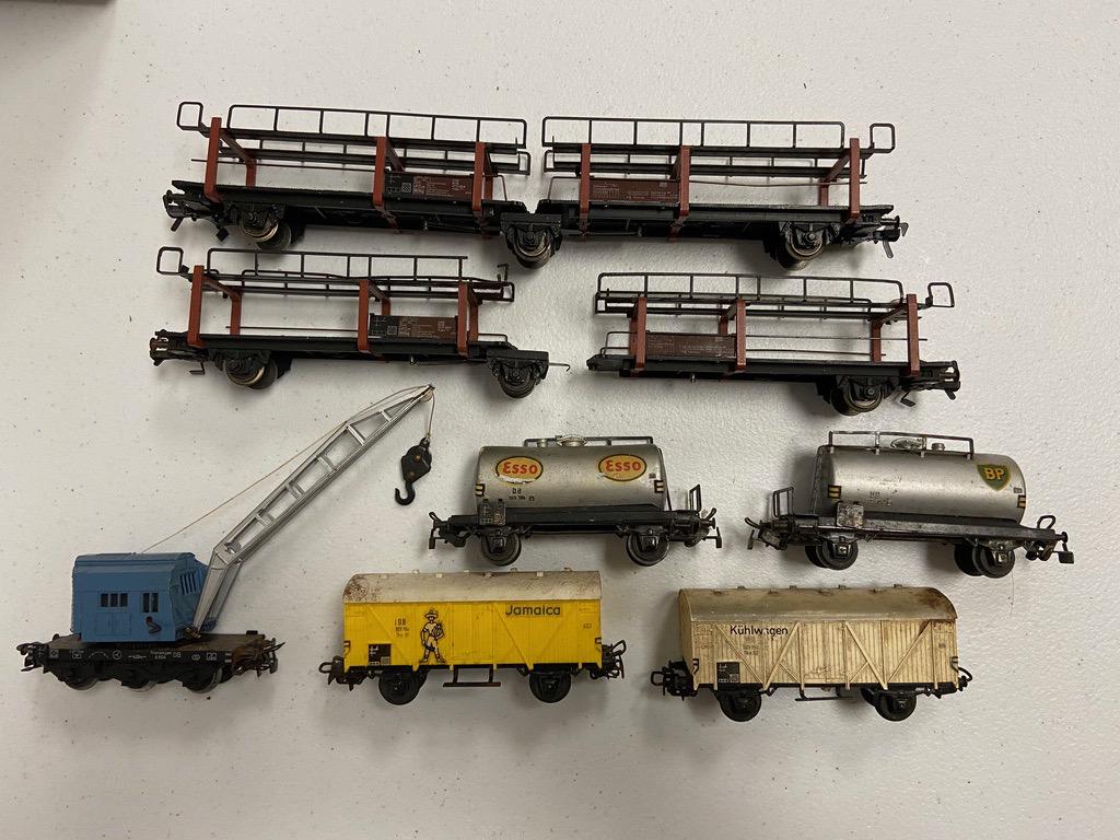 9 Marklin HO Cars (1 of 5)