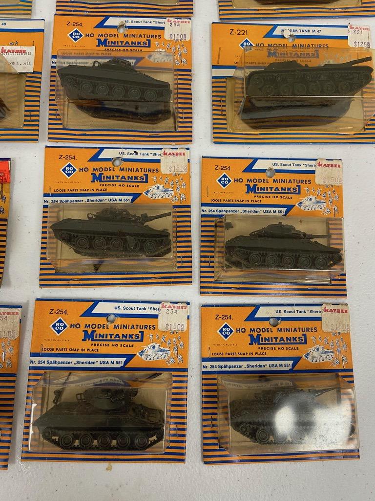 26 Roco HO Military Model Miniatures (1 of 3)
