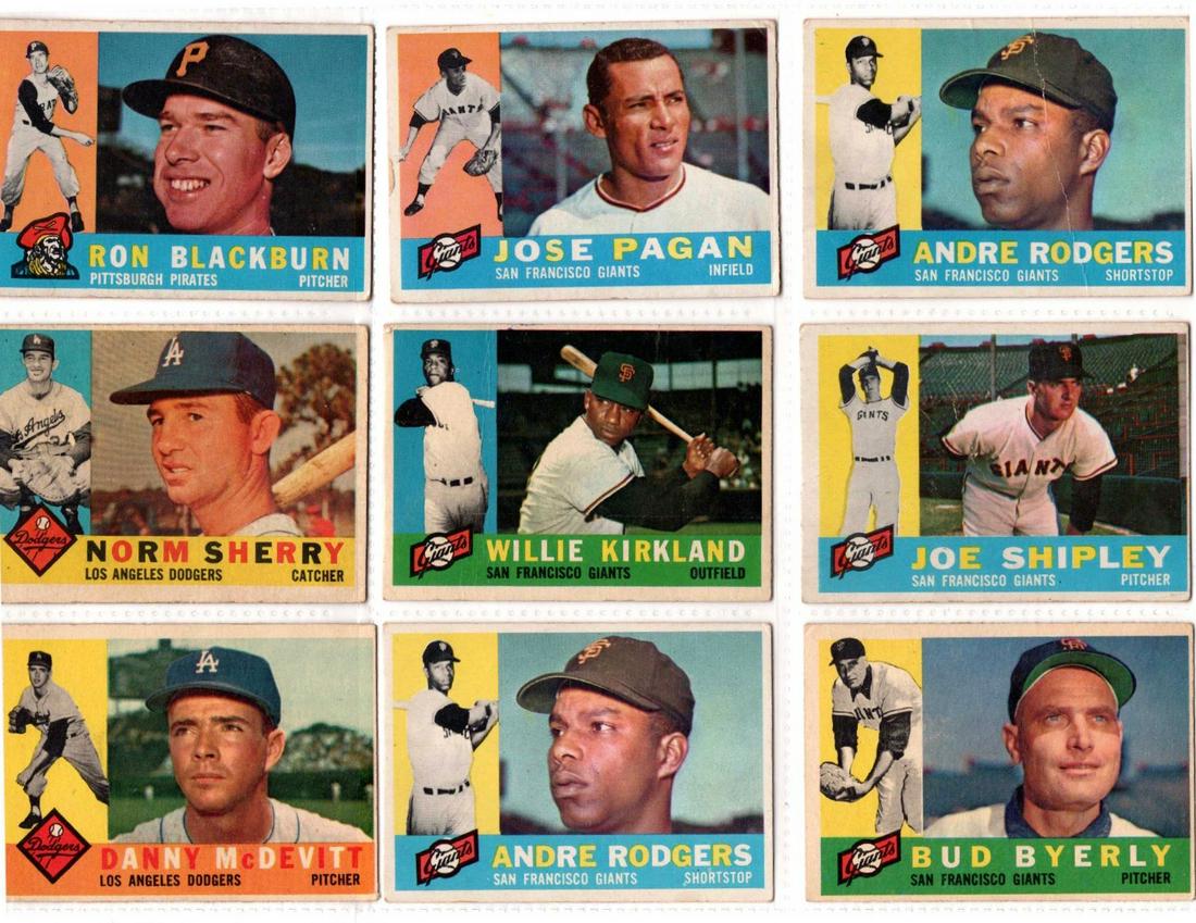 18 1960 & 1961 Topps Baseball cards (1 of 3)
