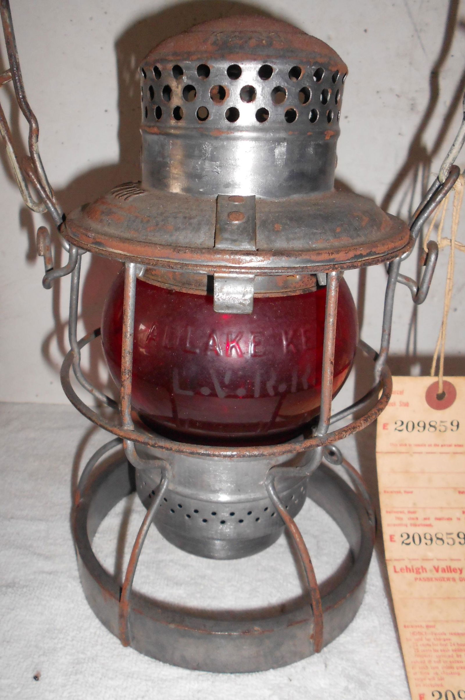 Lehigh Valley Railroad Lantern Weighted Base Red Etch (1 of 4)