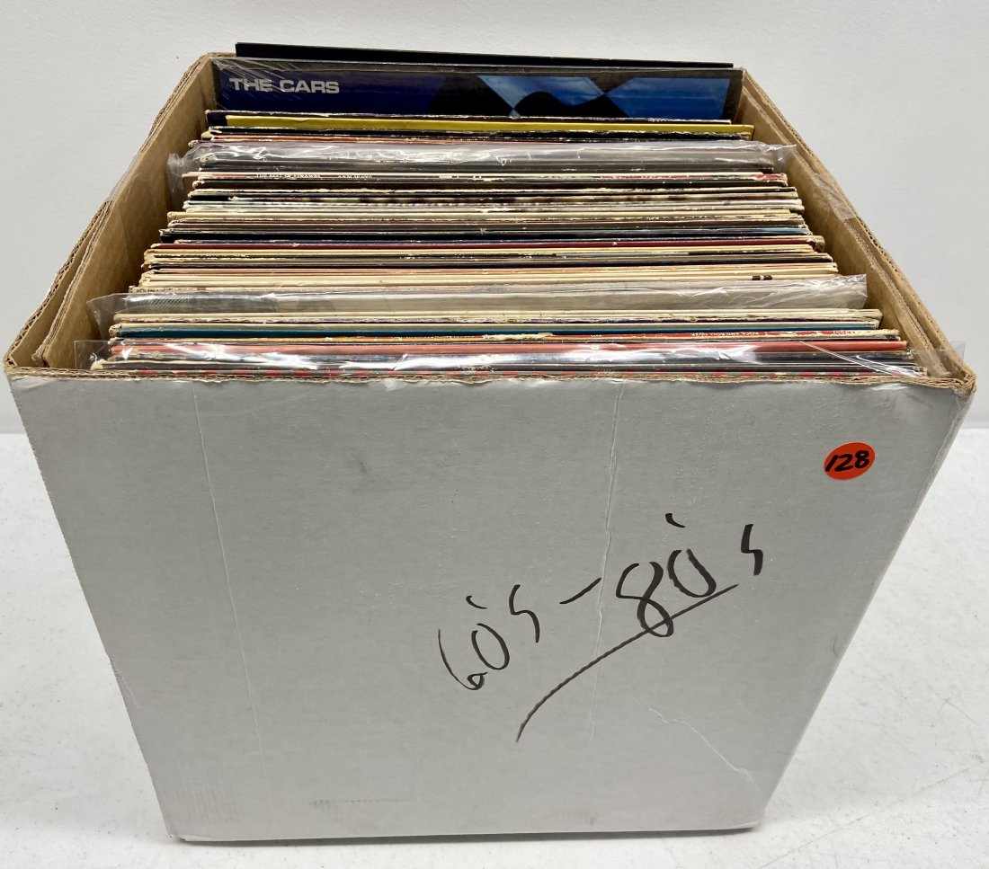 Good group of 33 RPM records: Good assorted group of 33 RPM records including: Rolling Stones, Elton John, Led Zeppelin, Kiss, Bruce Springsteen, Dan Fogelurg, Crosby, Stills, & Nash, Jefferson Airplane, Jethro Tull, etc.