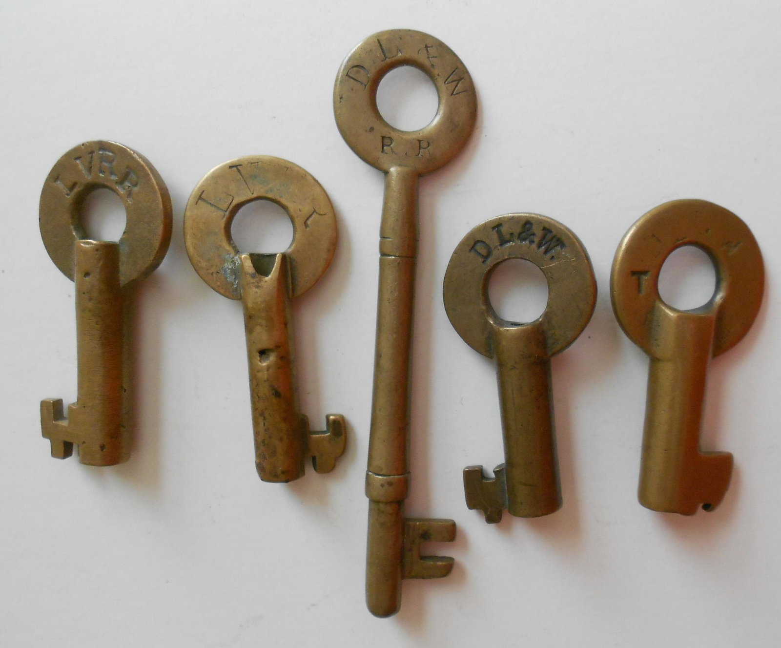 5 Railroad Keys DL&W & Lehigh Valley (1 of 2)