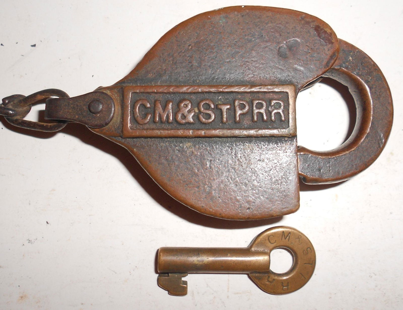 CMSTP&PRR Brass Cast Panel Lock & Key (1 of 2)
