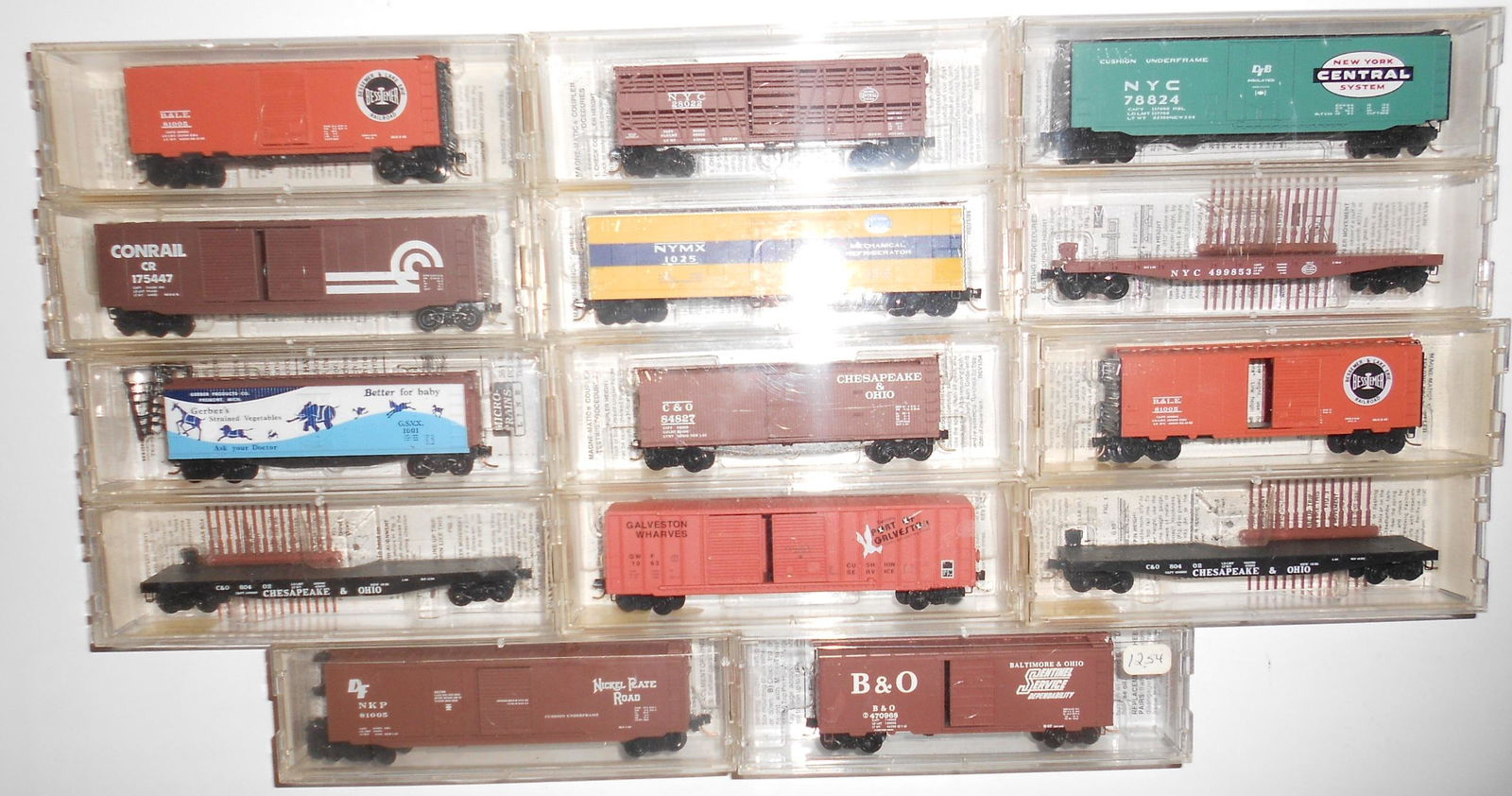 N Scale 14 Micro Trains Eastern Freight Cars (1 of 3)