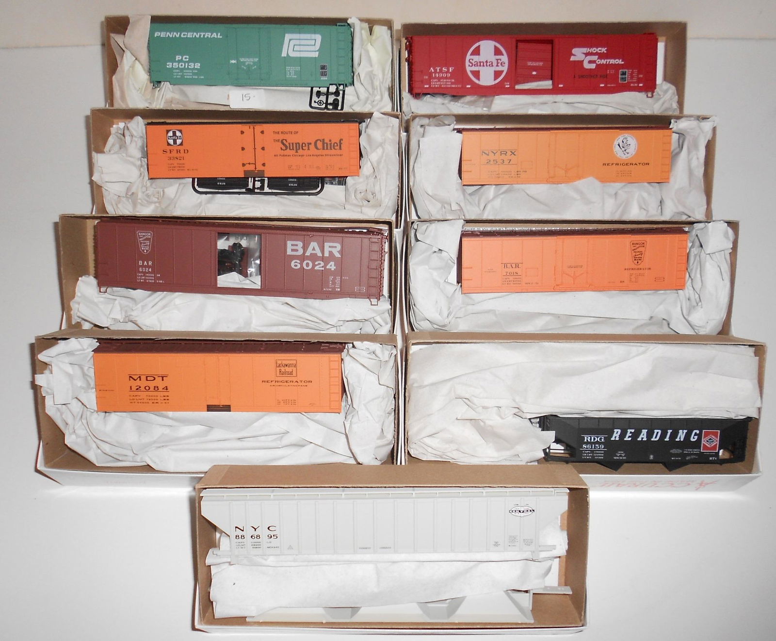 HO Scale Accurail Freight Car Kits (9) (1 of 2)