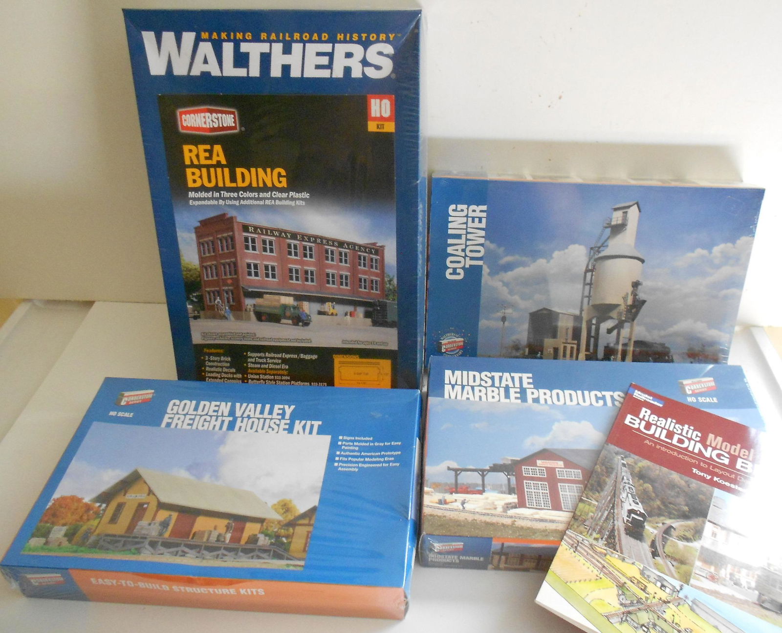 HO Scale Walther's Cornerstone Structures + How To (1 of 2)