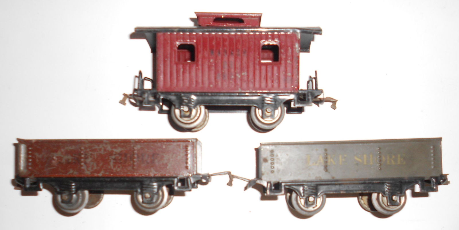 Lionel 3 pre war tin plate cars: Wab, Lake Shore (1 of 4)