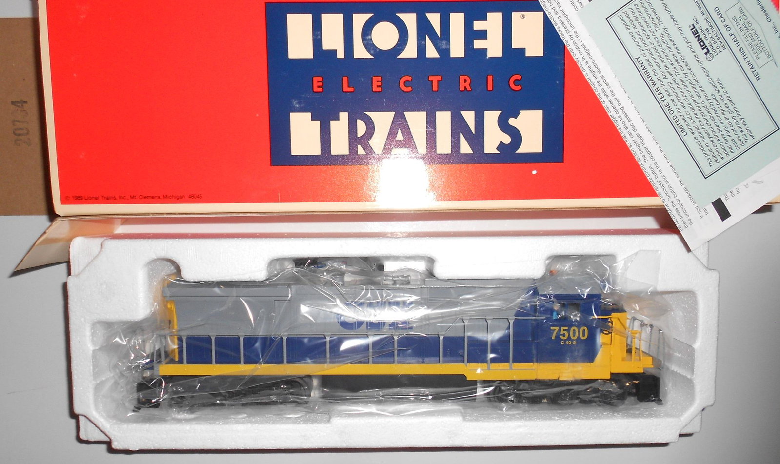 Lionel 6-18214 CSX 840-C Diesel Locomotive LNIB: Lionel 6-18214 General Electric 6 axle diesel locomotive. Road number 7500. Owned by a non-operator. Like New.
