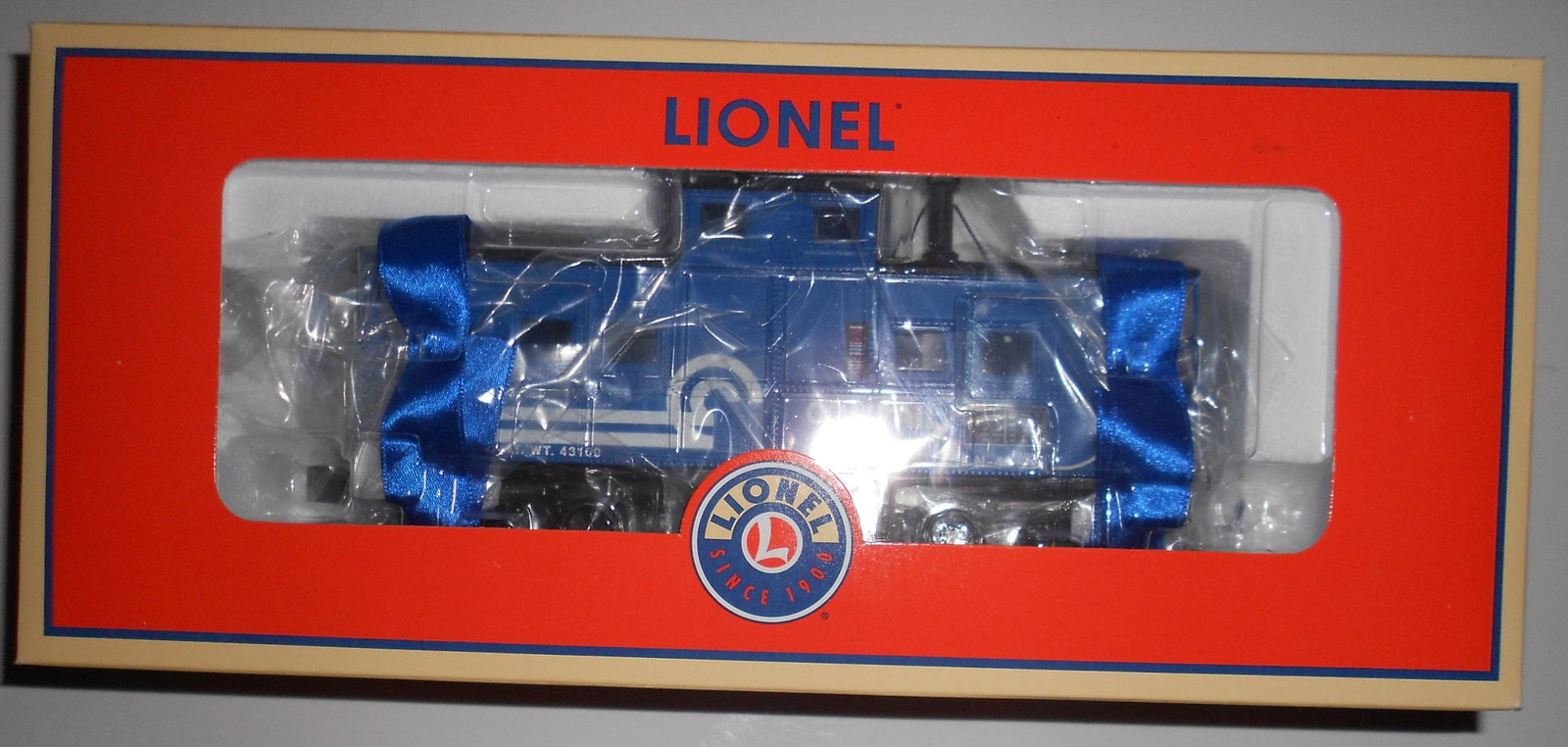 Lionel Conrail "Northeast" Caboose 6-17684: Lionel 027 Conrail north Eastern style caboose. Issues in 2009. cabin car # 18731. Comes from a non-operator, Clean LNIB