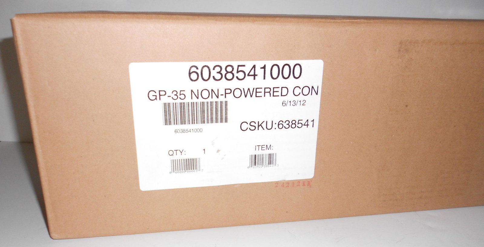 Lionel 027 Sealed Shipping box with 6-38541 GP-35: Lionel 027 Conrail GP-35 - unpowered. Because it is sealed, the last pic is from the Lionel web site. Specifications are: Die-cast metal locomotive trucks and fuel tank. Front and rear magnetic couple