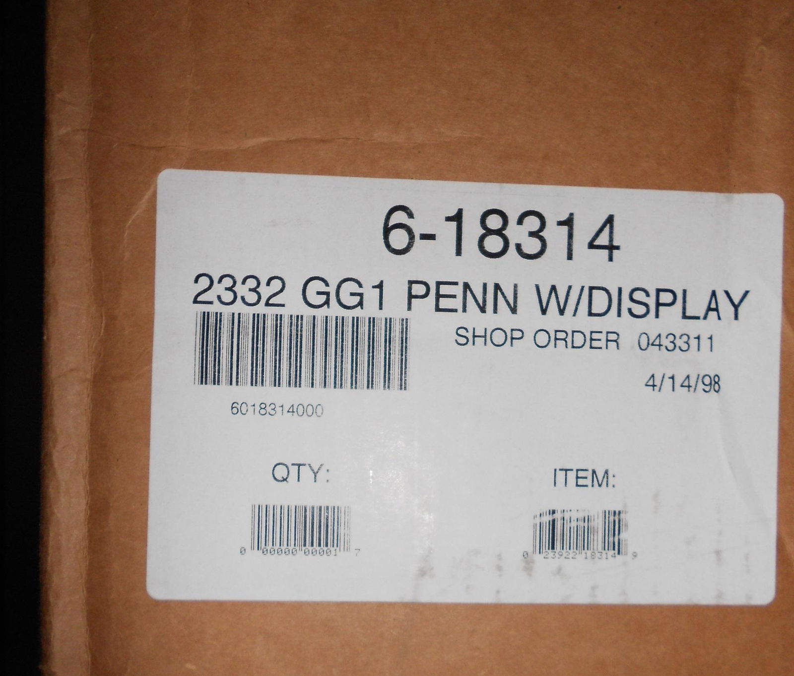 Lionel 027 Pennsy GG-1 with Display Case - LNIB (1 of 4)
