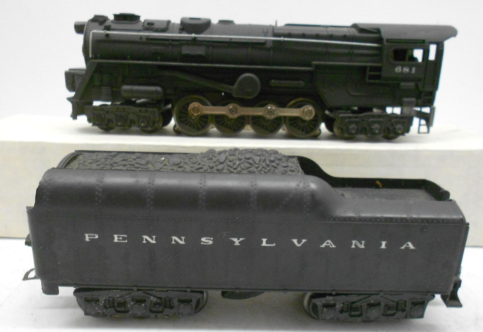 Lionel 681 PRR S2 Turbine 6-4-4-6, 2671W Tender: Lionel 027 Pennsylvania Railroad S2 class steam turbine 6-4-4-6 number 681. Tender is 2671W with water scoop. No box, untested.