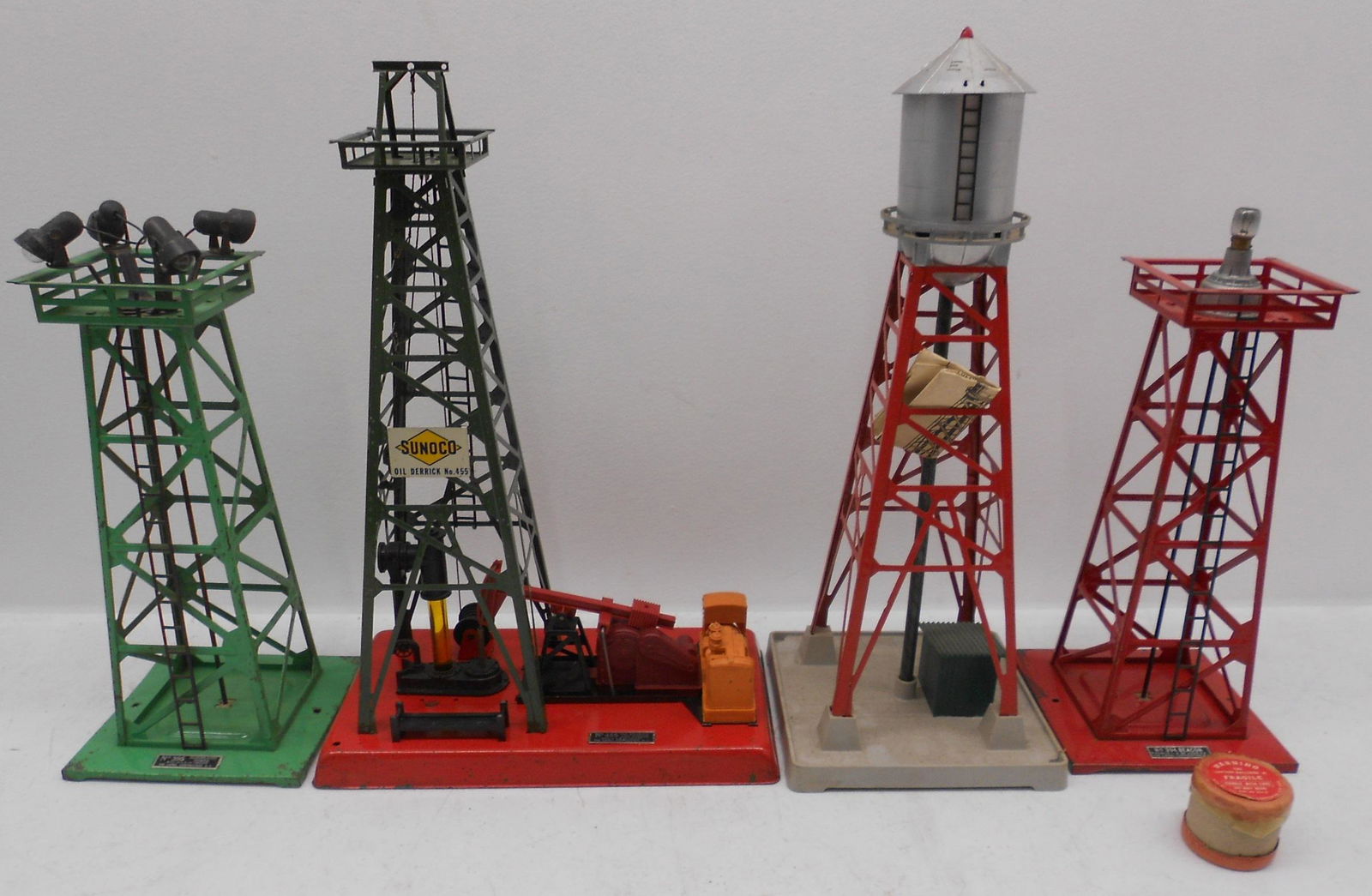 Lionel 027 Towers (4) 395, 455, 193, 394 (1 of 3)