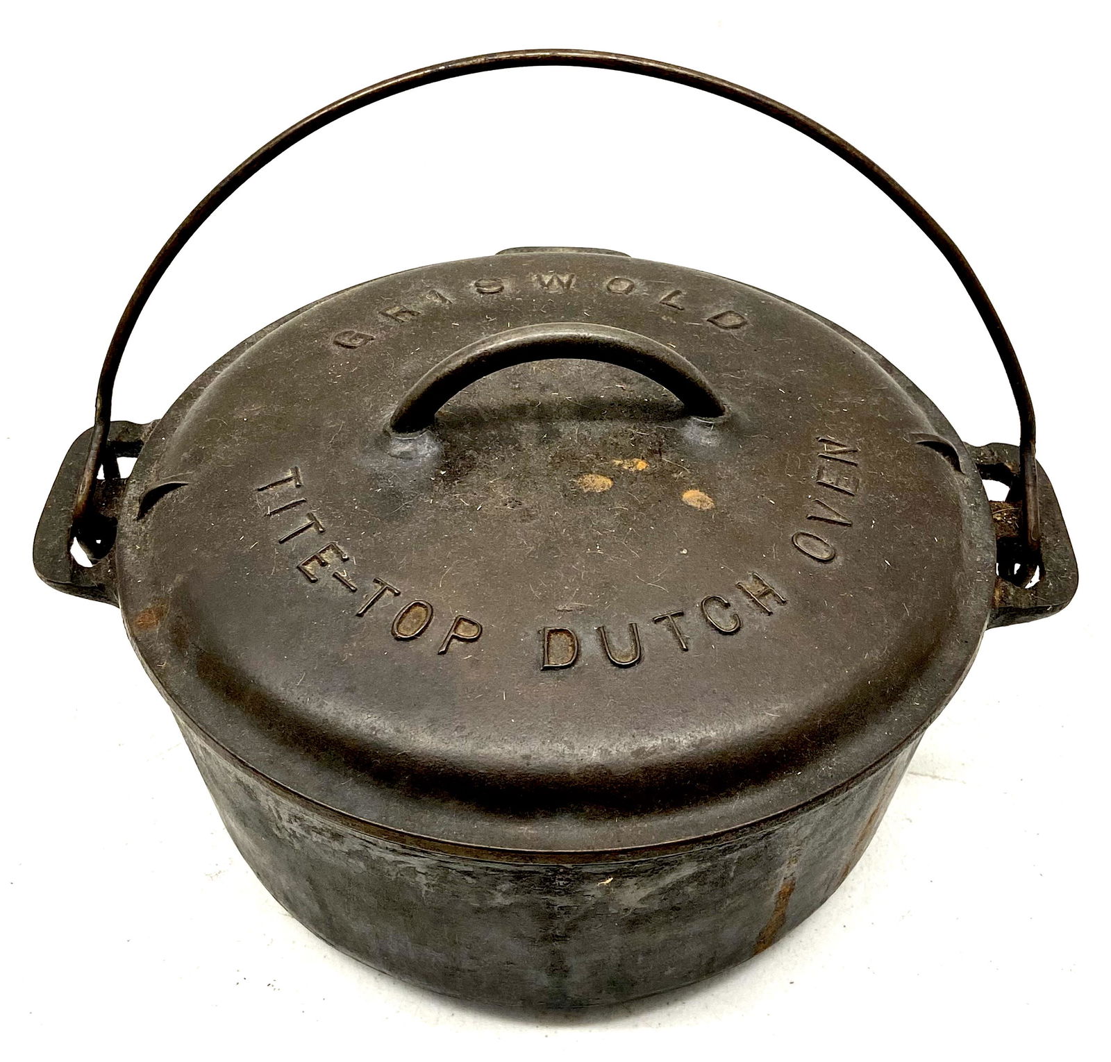 Griswold No. 8 Dutch Oven (1 of 4)