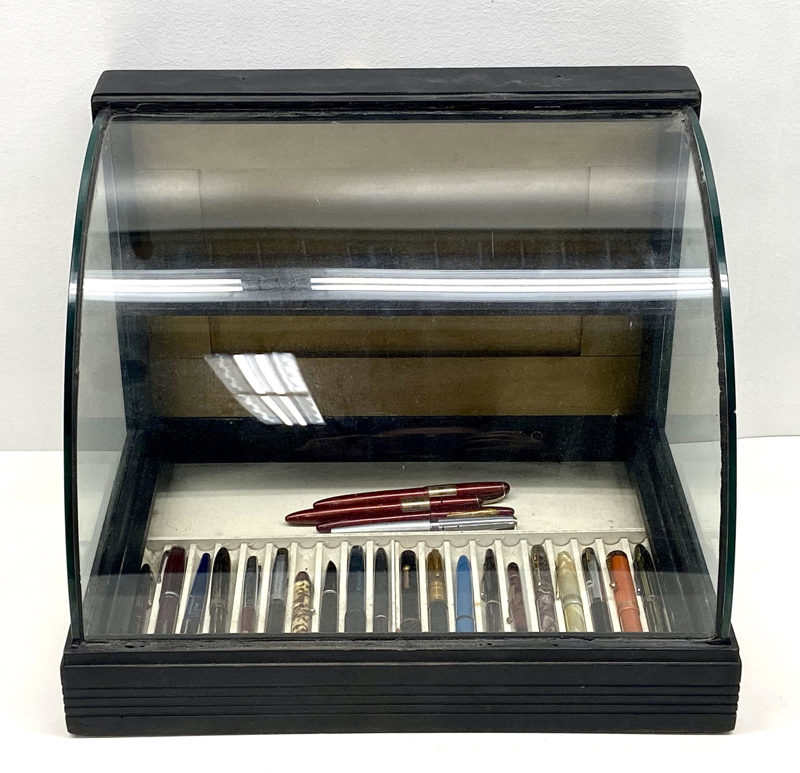 Vintage Pens and Display Case (1 of 4)