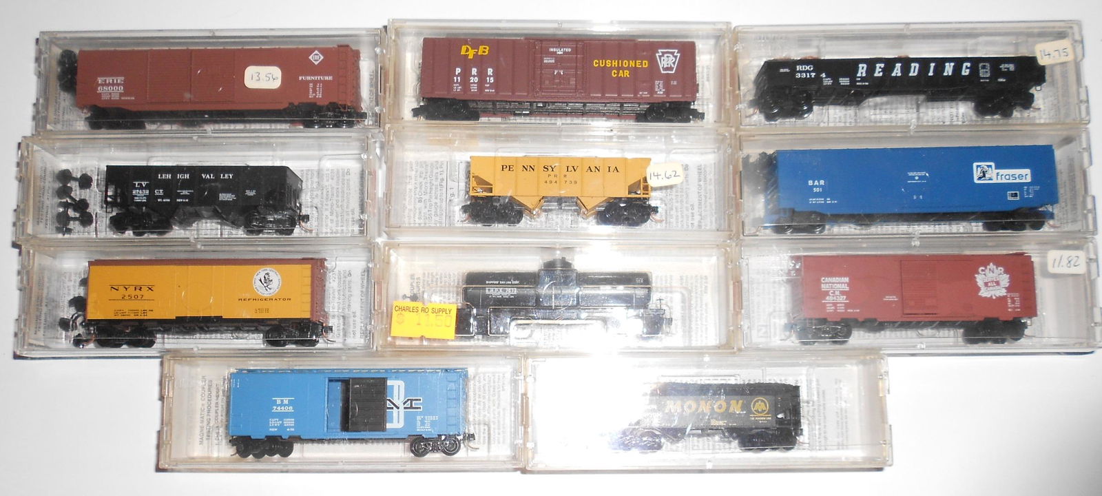 N Scale 11 Micro Trains Freight Cars (1 of 2)