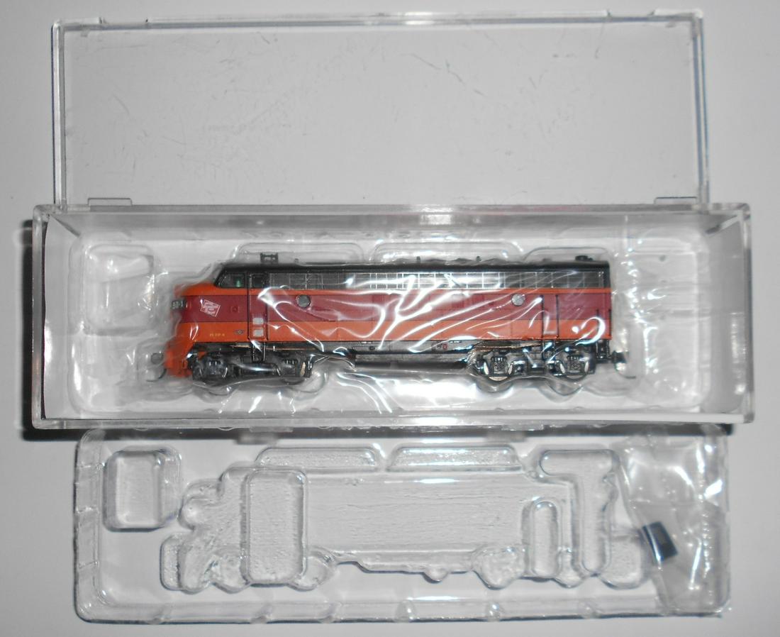 N Scale Intermountain Milwaukee Road FP7A Diesel (1 of 3)