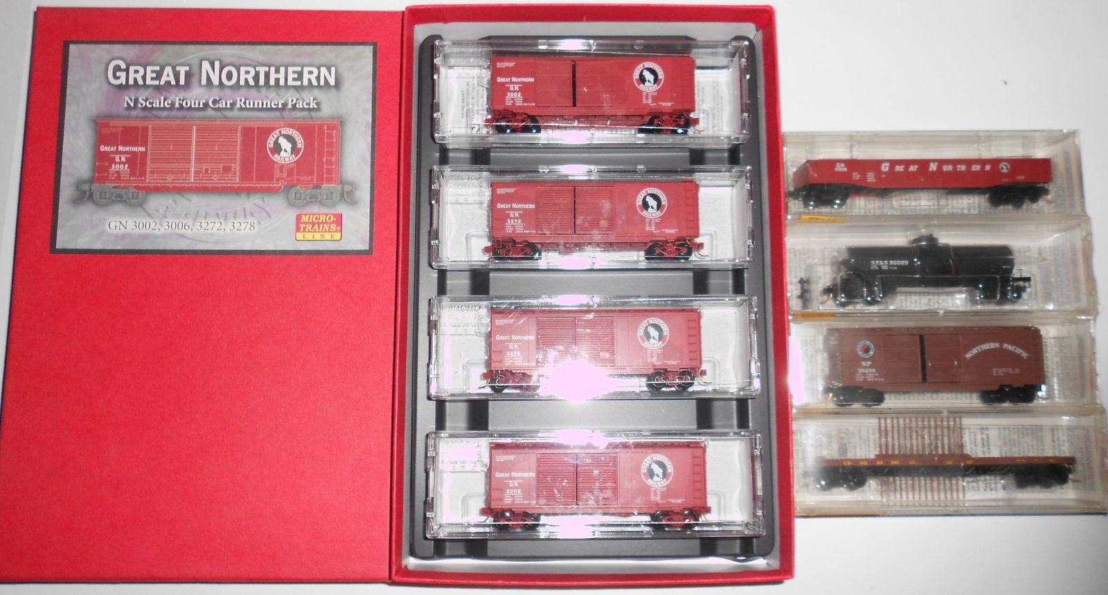 N Scale 8 Micro Trains GN Freight Cars in 2 sets (1 of 2)